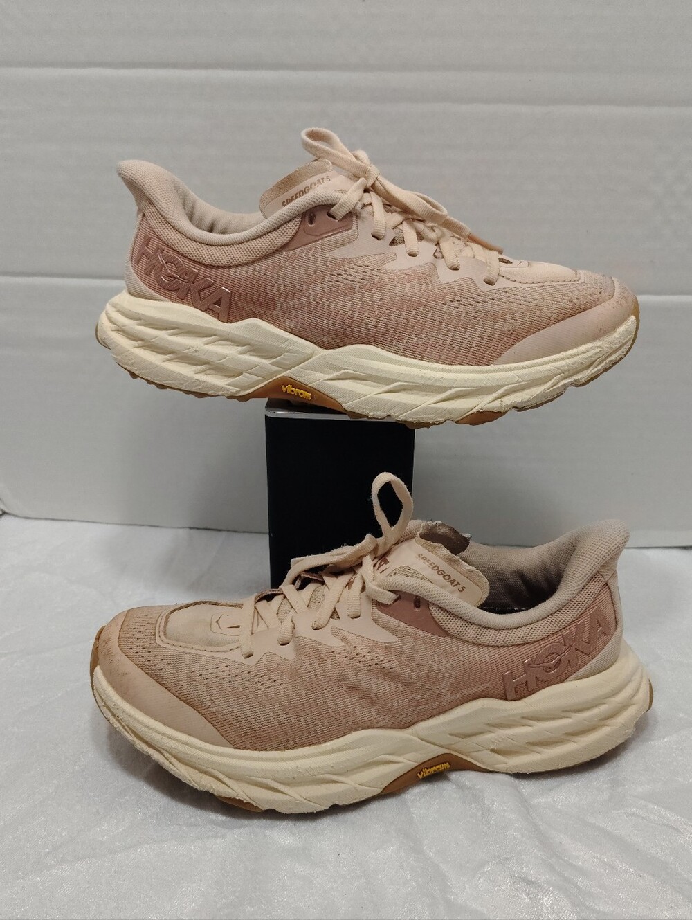 Hoka One One Speedgoat 5, Women # 7.5 US Sandstone Color
